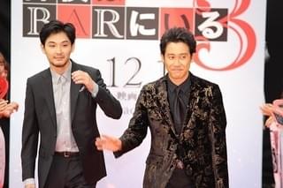 大泉洋「探偵はBARにいる3」レッドカーペットでトーク止まらず！