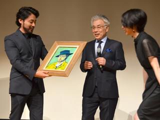 山田孝之、ゴッホ調肖像画に大感激！イッセー尾形も笑い止らず