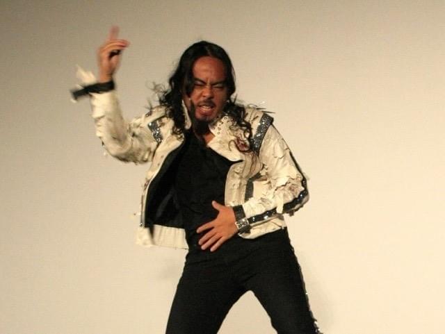 ダンスを披露したケント・モリ