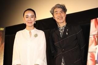 「光」河瀬直美監督、夜空に浮かぶ花火＆映画の共通点を解説