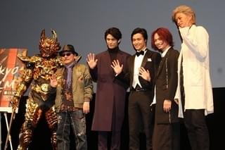 「牙狼」栗山航、気合いのタキシード姿で登場！「今日迎えられて本当に幸せ」