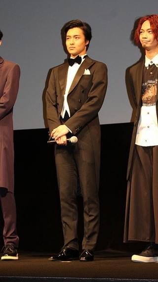 「牙狼」栗山航、気合いのタキシード姿で登場！「今日迎えられて本当に幸せ」