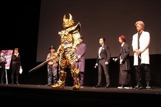 「牙狼」栗山航、気合いのタキシード姿で登場！「今日迎えられて本当に幸せ」