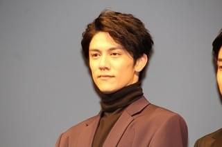 「牙狼」栗山航、気合いのタキシード姿で登場！「今日迎えられて本当に幸せ」