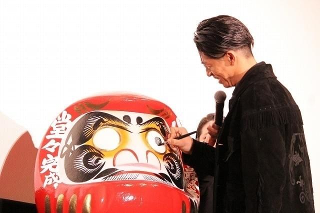 AKIRA＆岩田剛典「HiGH&LOW」監督の男泣きに感激！シリーズ終章「長いようで短かい3年」