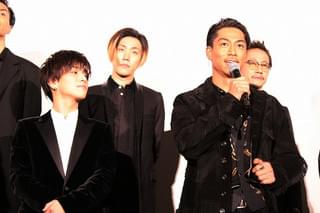 AKIRA＆岩田剛典「HiGH&LOW」監督の男泣きに感激！シリーズ終章「長いようで短かい3年」