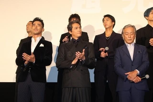 AKIRA＆岩田剛典「HiGH&LOW」監督の男泣きに感激！シリーズ終章「長いようで短かい3年」