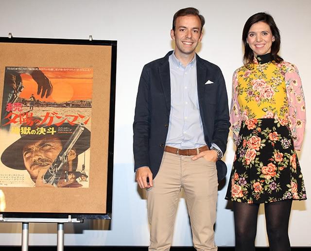 1人5役を兼ねたギレルモ・デ・オリベイラ監督と プロデューサーのルイザ・カウエル