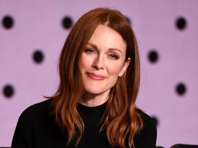 ジュリアン・ムーア、フェミニズム活動家グロリア・スタイネムの伝記映画に主演