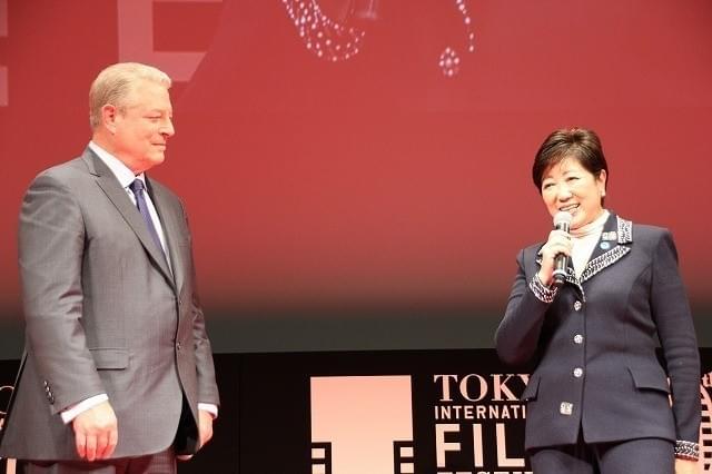 元米副大統領アル・ゴア氏、東京国際映画祭で旧友トミー・リー・ジョーンズと再会