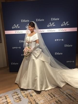 藤澤恵麻が挙式！オートクチュールドレスに身を包み清楚な微笑み