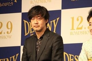 堺雅人、“妻”高畑充希への愛が止まらず！「手を握りたかった」