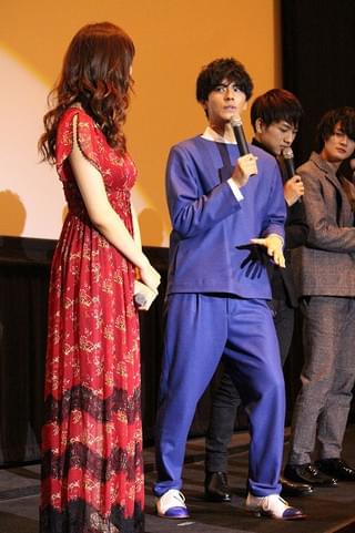 池田エライザ、まさかの“野次”にも負けず笑顔！映画初主演「一礼して、キス」公開