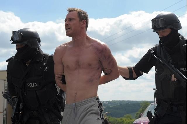 犯罪一家から抜けたい息子VS阻む父！M・ファスベンダー主演「アウトサイダーズ」18年公開