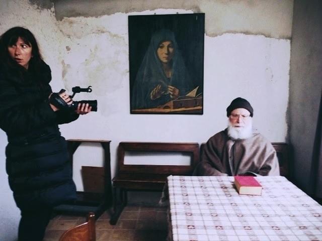 エクソシストの神父に密着、現場に初潜入「悪魔祓い、聖なる儀式」監督に聞く