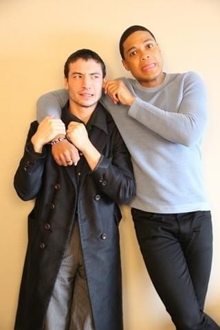 エズラ・ミラー＆レイ・フィッシャー、「ジャスティス・リーグ」の武器は“絆”！