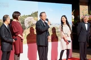 「星めぐりの町」“父娘”小林稔侍＆壇蜜、レッドカーペット初体験！