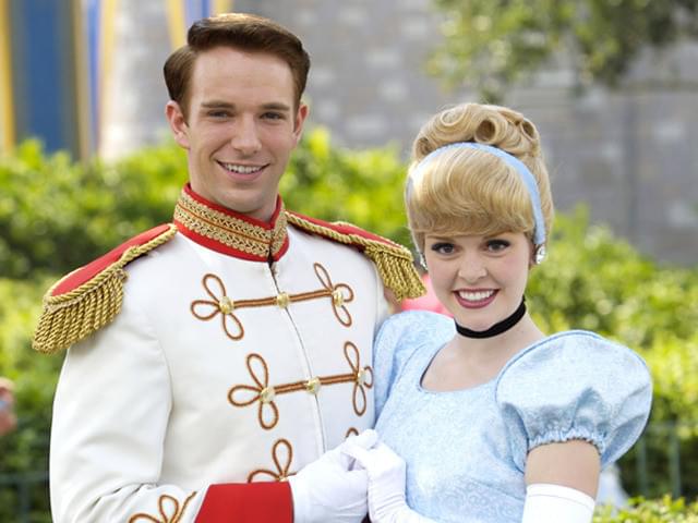 ヒロインを窮地から救い出す白馬の王子さま