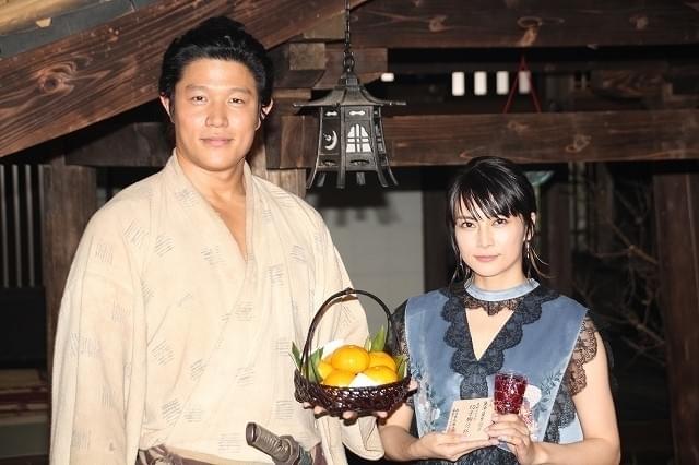 NHK大河「直虎」柴咲コウから「西郷どん」鈴木亮平にバトンタッチ ゆかりの品交換で珍品登場