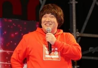 トランスフォーマー、東京コミコンに降臨！大ファン・岡崎体育が書き下ろし曲を生披露