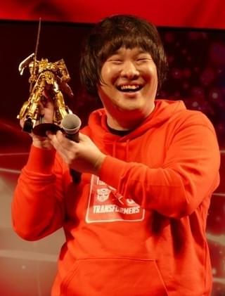 トランスフォーマー、東京コミコンに降臨！大ファン・岡崎体育が書き下ろし曲を生披露