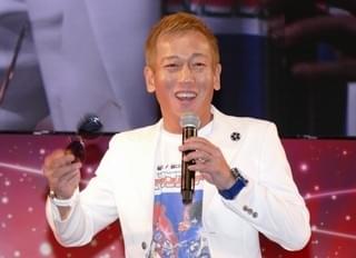 トランスフォーマー、東京コミコンに降臨！大ファン・岡崎体育が書き下ろし曲を生披露