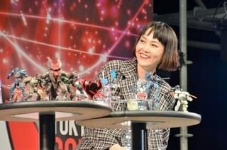 「パシリム」続編デナイト監督「東京をぶっ壊すのが夢だった」新映像を日本で初披露