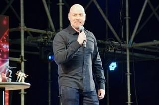 「パシリム」続編デナイト監督「東京をぶっ壊すのが夢だった」新映像を日本で初披露