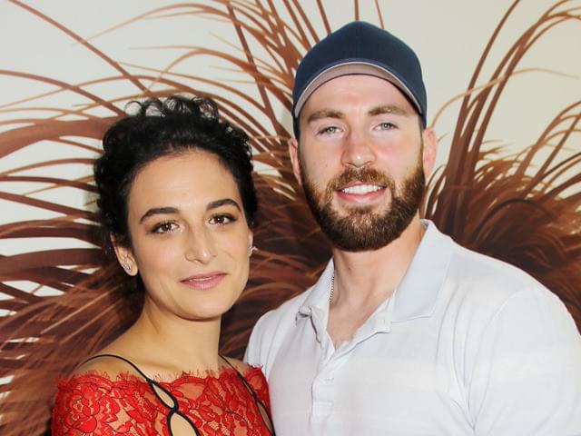 クリス・エバンスとジェニー・スレイト