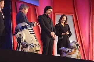 マーク・ハミル＆R2-D2のハグにファン1000人歓喜！「SW」新作引っさげ豪華メンバー来日