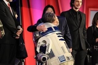 マーク・ハミル＆R2-D2のハグにファン1000人歓喜！「SW」新作引っさげ豪華メンバー来日