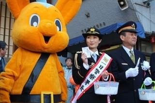 武田梨奈、4年連続の“一日警察署長” 2017年振り返り「人生で初めて、余裕ができました」