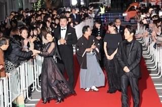 阿部寛「新参者」聖地・日本橋でファン500人との触れ合いに感無量！