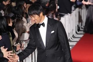 阿部寛「新参者」聖地・日本橋でファン500人との触れ合いに感無量！