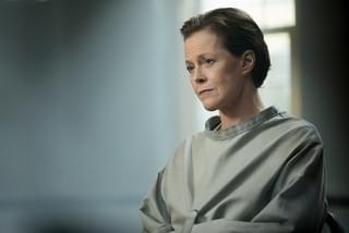 シガニー・ウィーバーが狂気の天才女医を怪演!「レディ・ガイ」本編映像披露