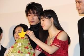 佐藤健、土屋太鳳の成長を実感「“命”と向き合える唯一無二の女優」