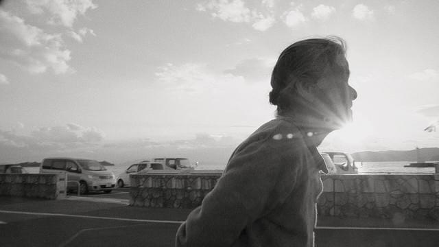 「港町」の一場面