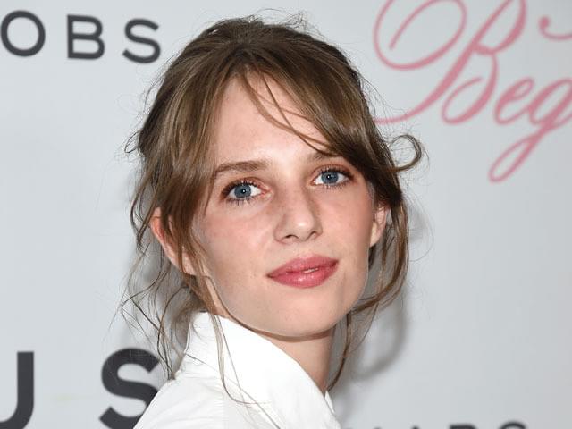 ユマ・サーマン＆イーサン・ホークの娘マヤ・ホーク、女優＆脚本家デビュー