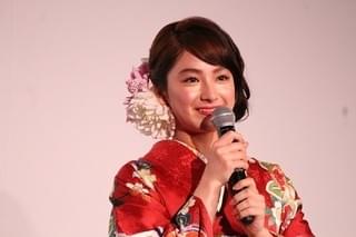 平祐奈「みせコド」最後の舞台挨拶で涙 中島健人＆知念侑李も感激「帰ったら泣いちゃう」