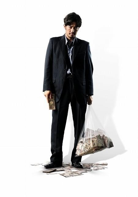 昼間は居酒屋店主、 深夜0時をまわると闇金屋