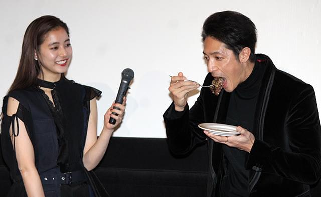 玉木宏、サプライズ誕生日の“肉ケーキ”に舌鼓も「写真にどう写るか心配」