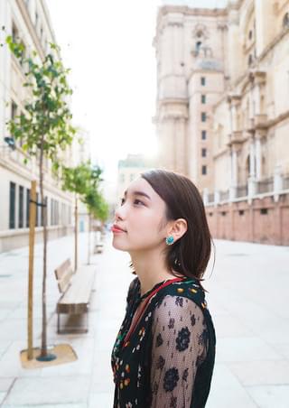 飯豊まりえ、ハタチの記念にファースト写真集「恋？ します！」