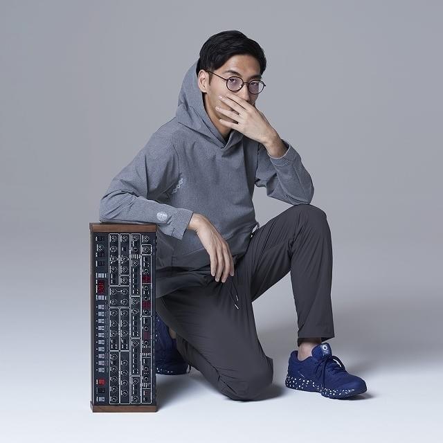 主題歌＆音楽を担当するtofubeats