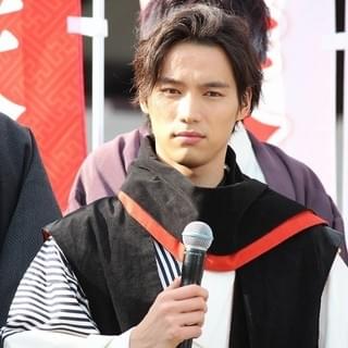 福士蒼汰「曇天に笑う」撮影で重症… 骨にヒビ入るも「動きに問題なかった」