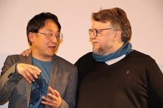 「シェイプ・オブ・ウォーター」デル・トロ監督、ファンと積極交流＆即席サイン会実施！