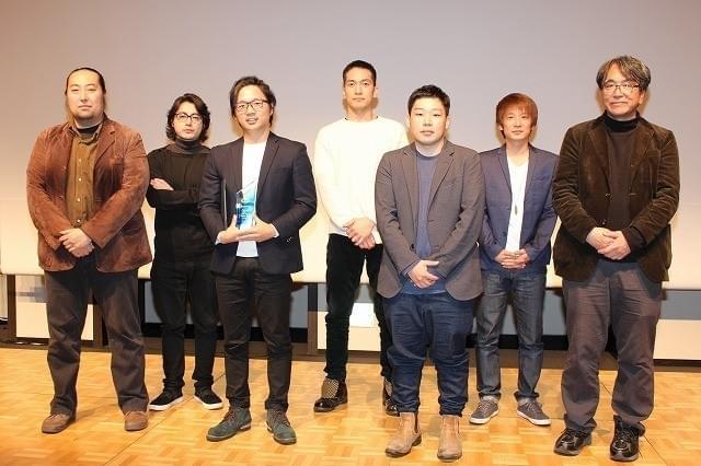 登壇した山田孝之ら