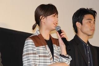 綾瀬はるか、密かな夢は「世界平和！」 北村一輝はハンサムぶりを発揮