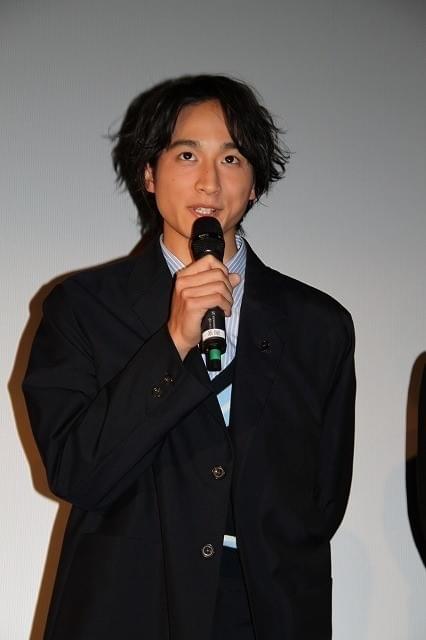 「曇天に笑う」三男坊・若山耀人の司会ぶり、古川雄輝＆桐山漣が目を細める