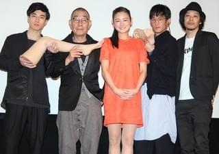 片山萌美、谷崎の“魔性の足”再現に苦労「映画の半分以上足を舐められてる」