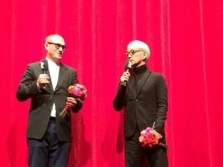 坂本龍一、ベルリン映画祭でパフォーマンス披露 ベンダースとは小津安二郎語る